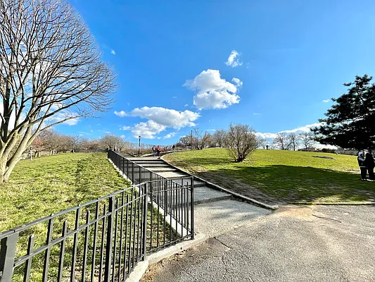 Rented by Pear NYC LLC | media 24