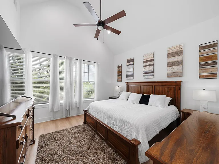 1503 Evelyn St — Photo 13