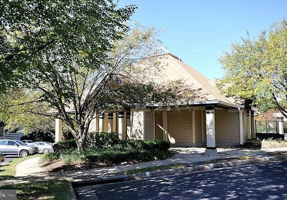 4th image of 4505 Hazeltine Ct APT E