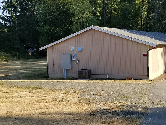 1,800 SQ FT building w/ac 