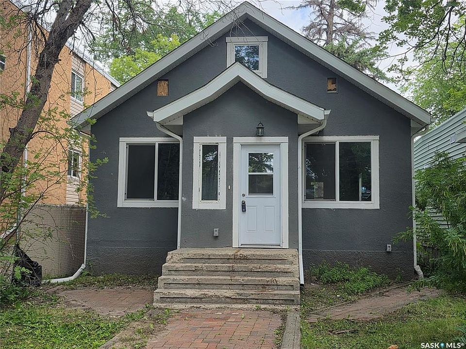 1st image of 102 32nd STREET W