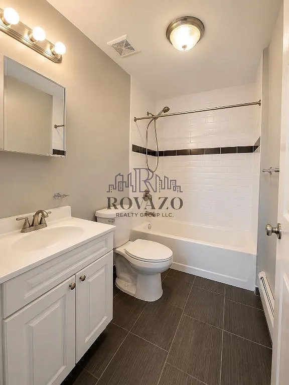2 bed, 600 sqft, $1,795 — Photo 2
