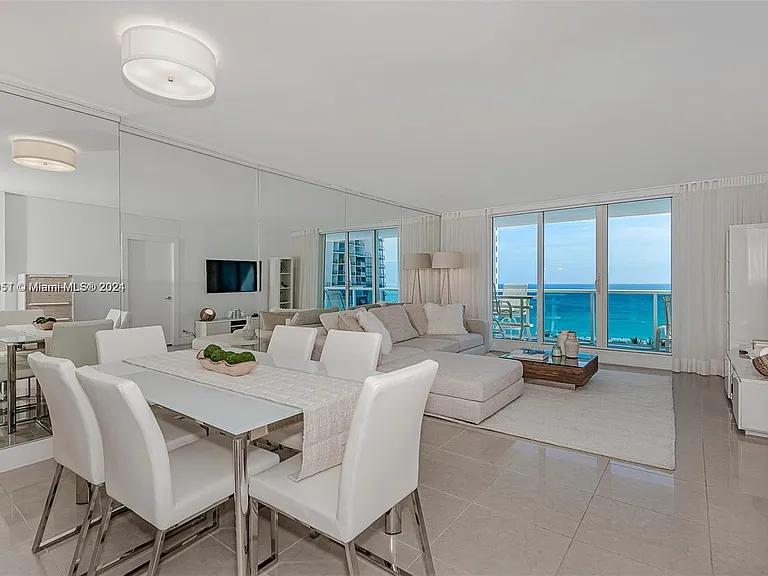 2301 Collins Ave #938 — Photo 5