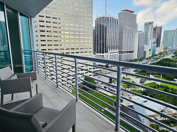 2nd image of 335 Biscayne Blvd #2202