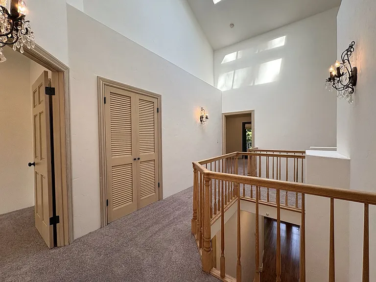 712 Elizabeth Ln — Photo 30