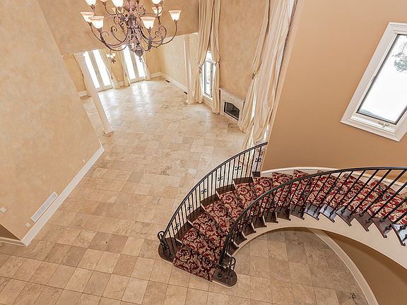 3rd image of 17850 Sterling Glen Ln