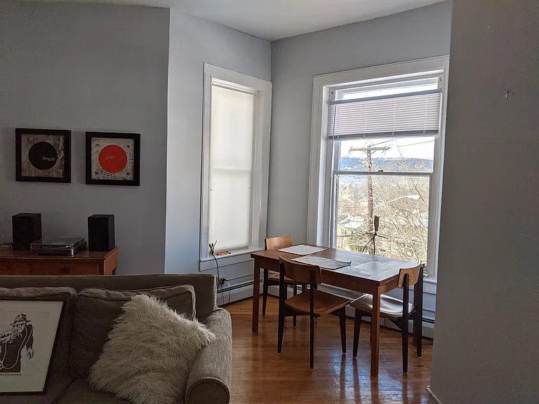 503 E Buffalo St #4 — Photo 2