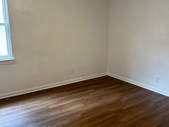 4th image of 2771 Amherst St