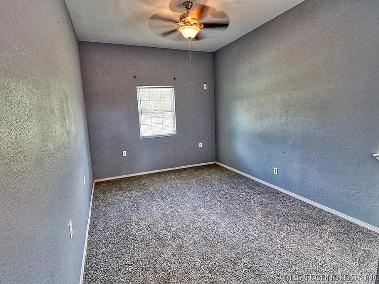 107 Hillside Ln — Photo 14