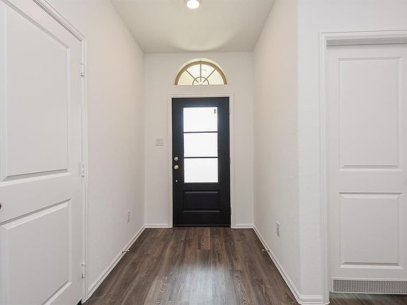 4th image of 9427 Clearwater Bluff Ln