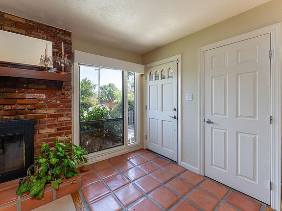 2nd image of 850 Helen Avenue