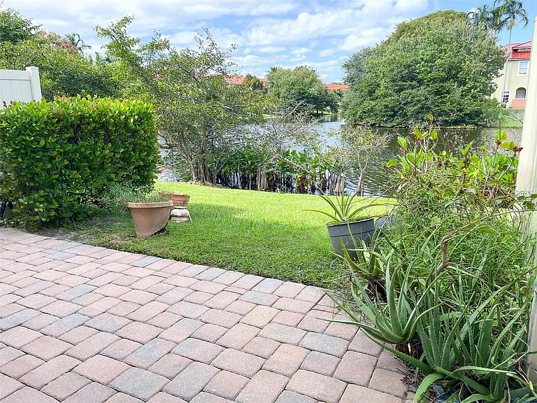 291 Lake Monterey Cir — Photo 44