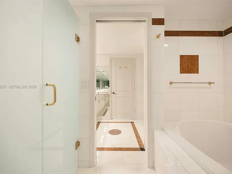 155 Ocean Lane Dr #600 — Photo 18