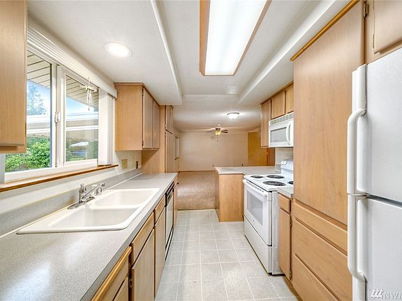 5th image of 722 Charwila Ln