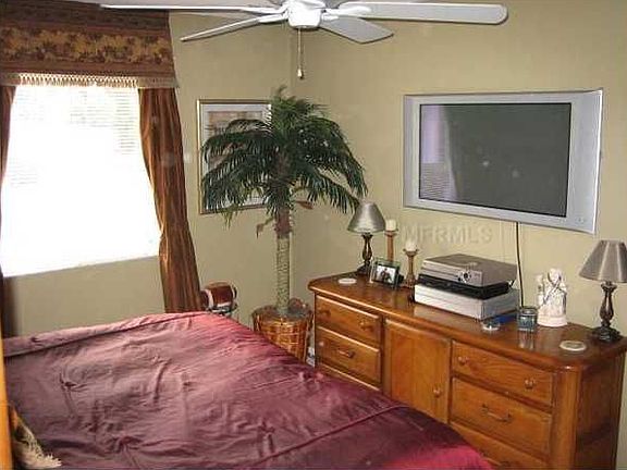 4th image of 925 Lexington Pkwy Unit 16