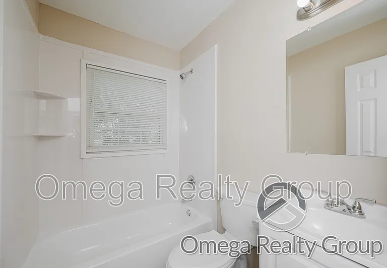 14 E Clay St — Photo 27