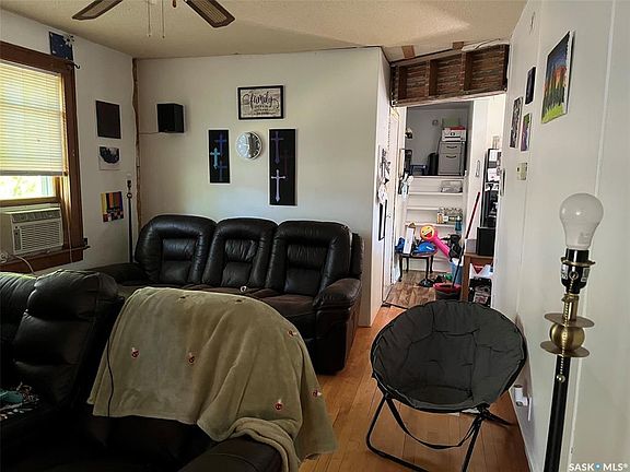 4th image of 1027 7th AVENUE NE