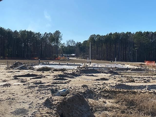 2nd image of 101 Gabor Ln