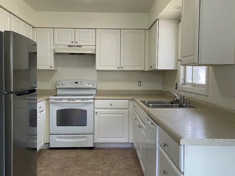 6214 Raymond Rd — Photo 9