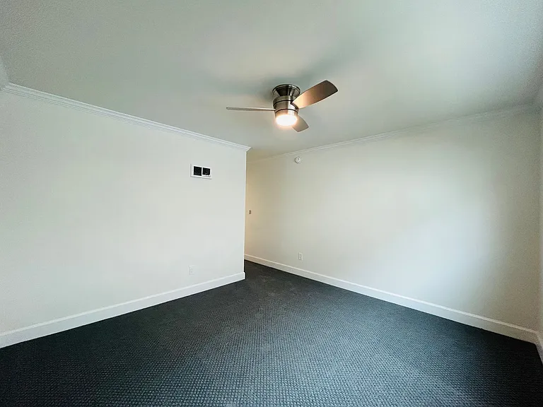 1827 Veteran Ave — Photo 14