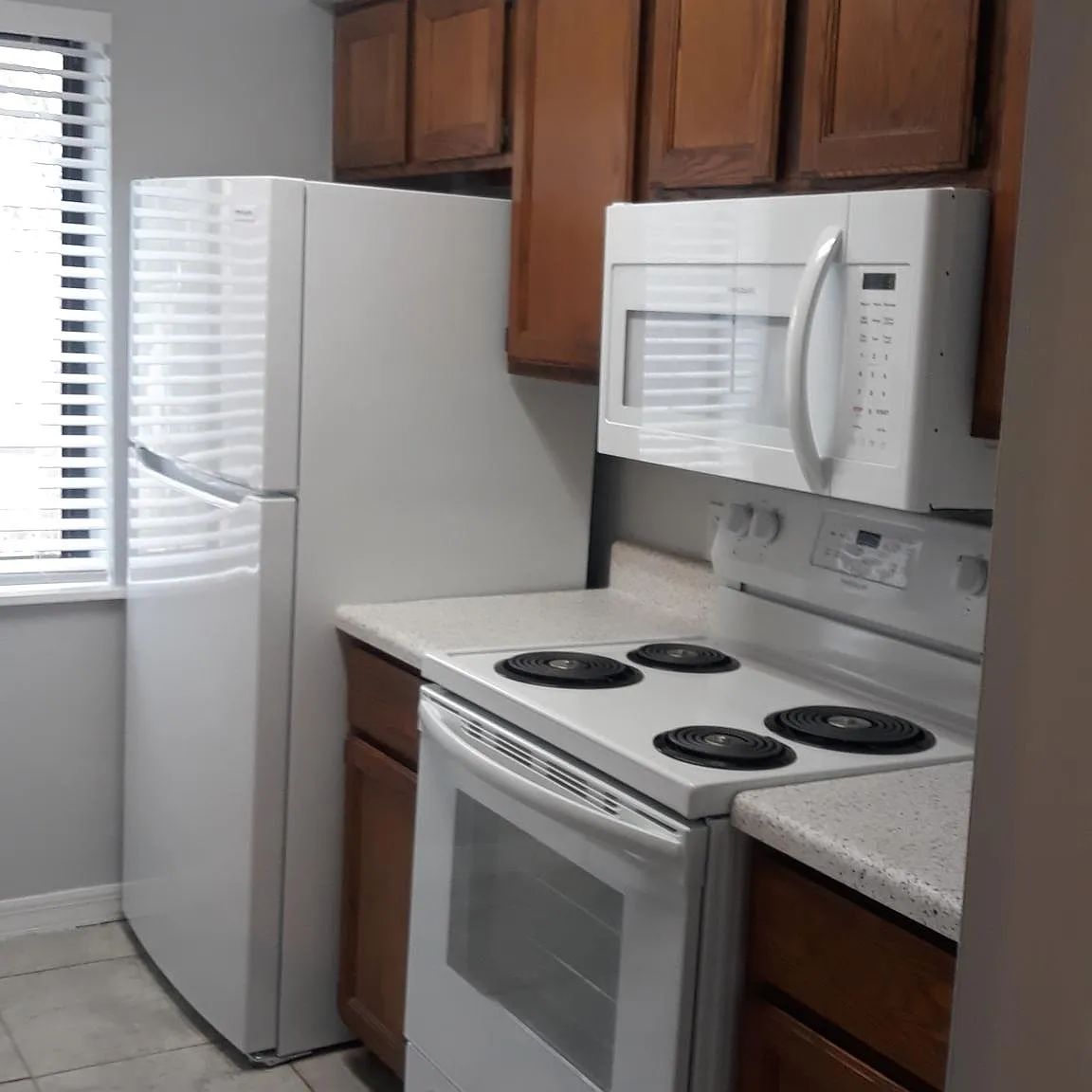 190 Riverbend Drive — Photo 2