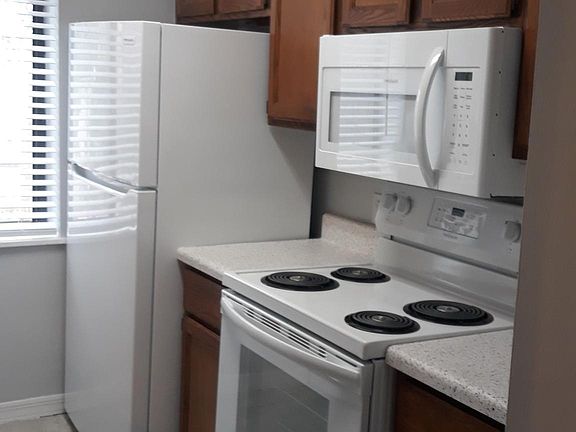2nd image of 190 Riverbend Dr Unit 203