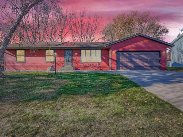 1054 Legion St S, Shakopee, MN 55379