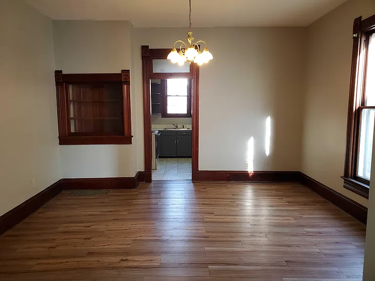 1105 Avenue F — Photo 1