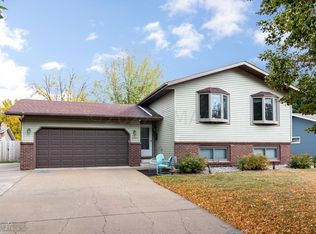 3301 Maple St N, Fargo, ND 58102