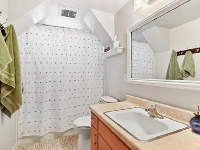 5105 Wallace Ave #B — Photo 5