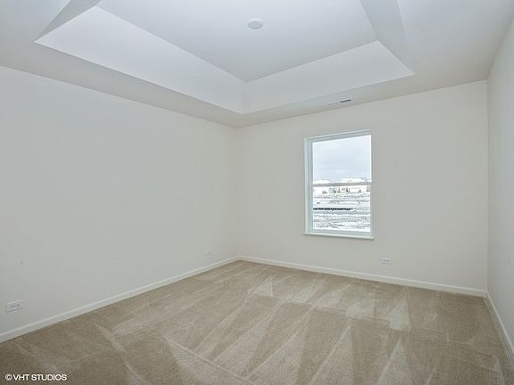 5th image of 272 Wild Meadow Ln