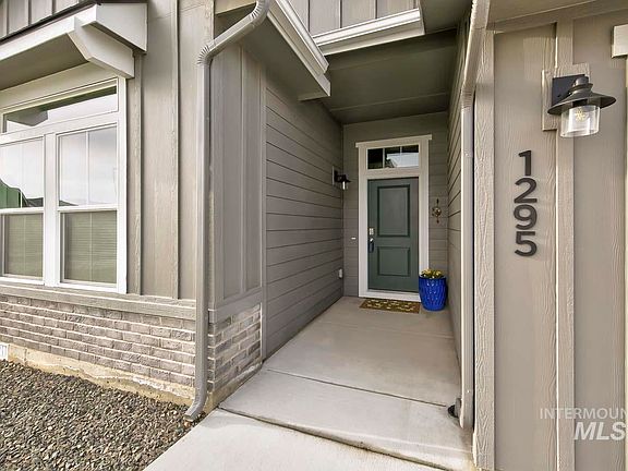 3rd image of 1295 W Buffalo River Dr