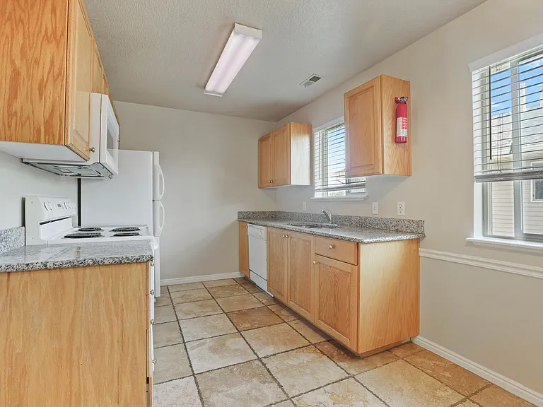 264 N 3 E #602 — Photo 9