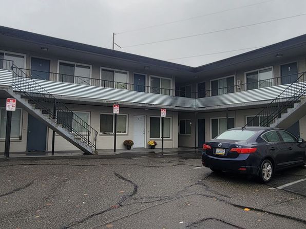 8820 & 8857 Delridge Way SW #W-16