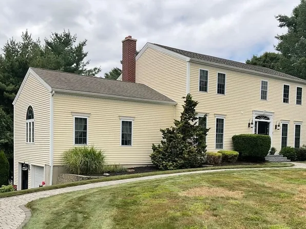 2 Traci Pl, Leicester, MA 01524