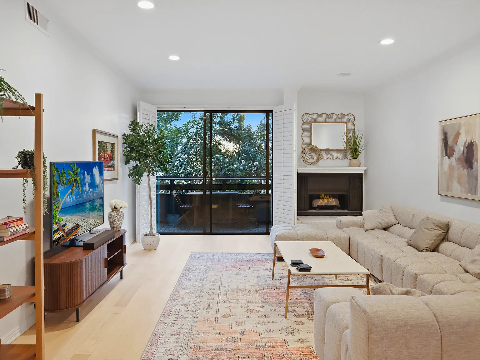 1830 Westholme Ave — Photo 2