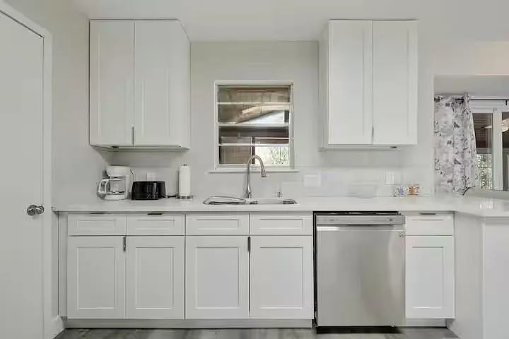2700 Kerrybrook Ln — Photo 4