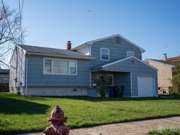 1055 Rudyard Dr, Perth Amboy, NJ 08861