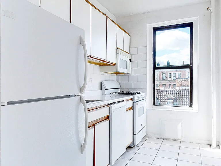 357 Edgecombe Ave #2LBK — Photo 3