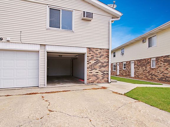 3rd image of 359 Heritage Dr