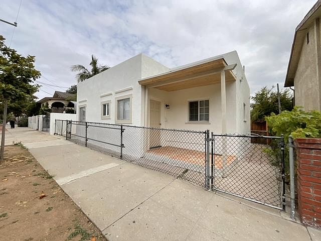 1st image of 806 San Pascual St