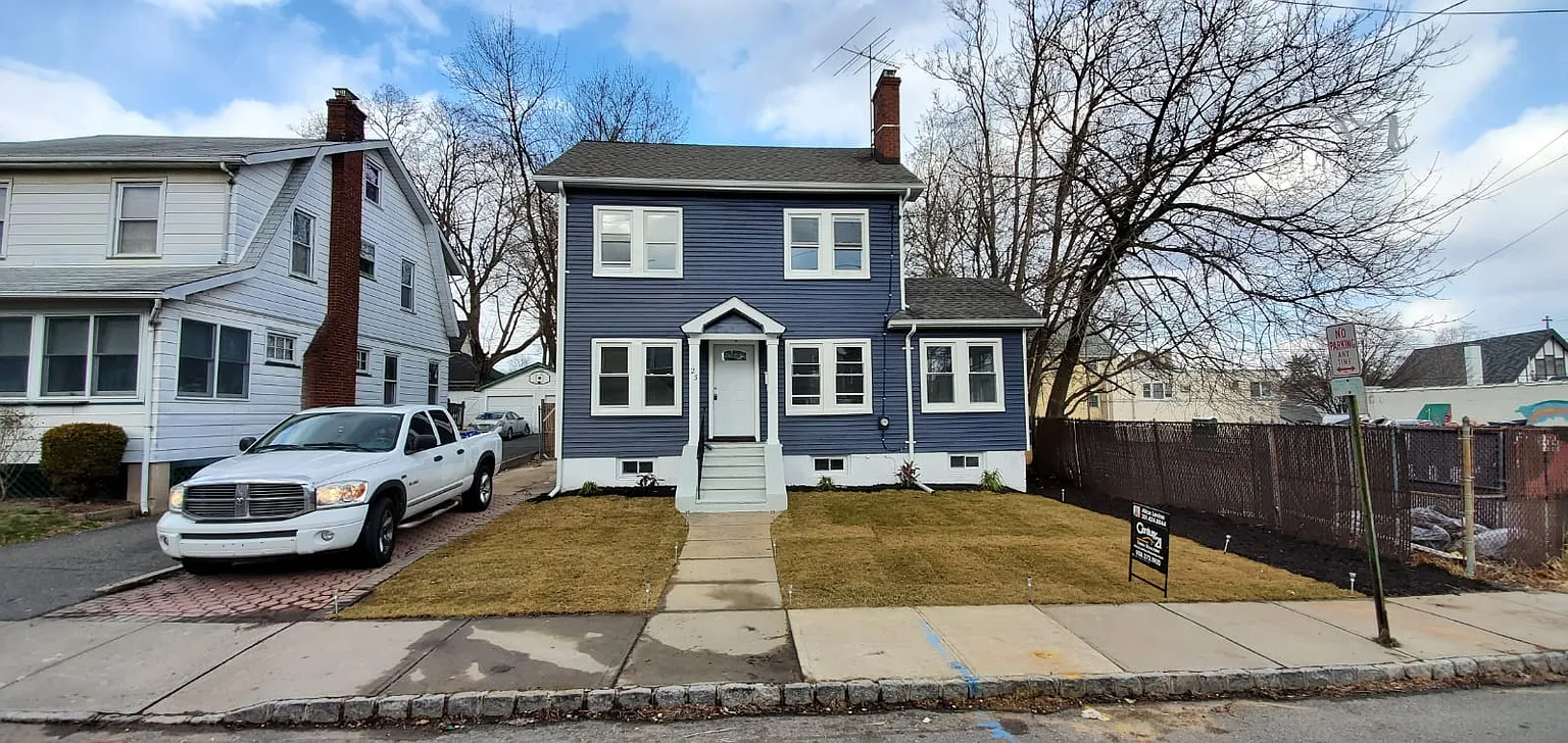 23 Llewellyn Ave photo 1