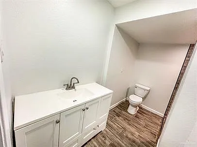 219 E Vine Ave — Photo 7