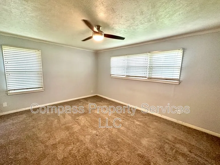 1317 Hillside St — Photo 18