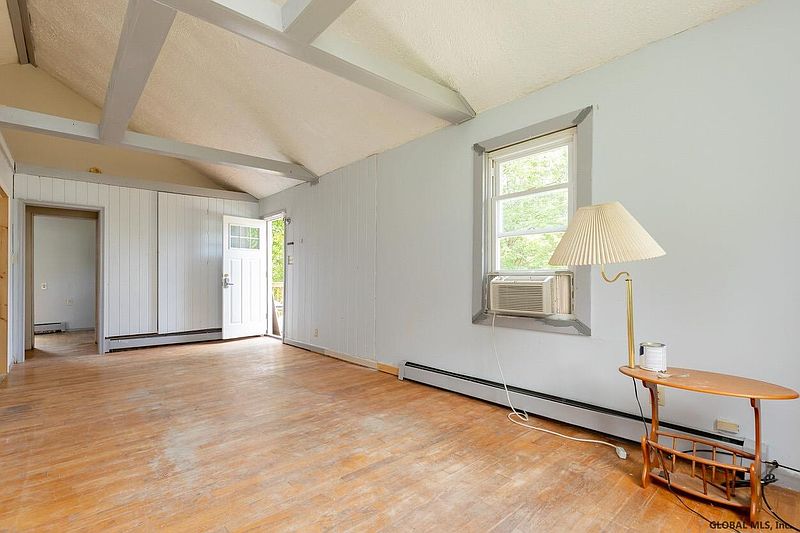 4th image of 25 KNOB HILL Road