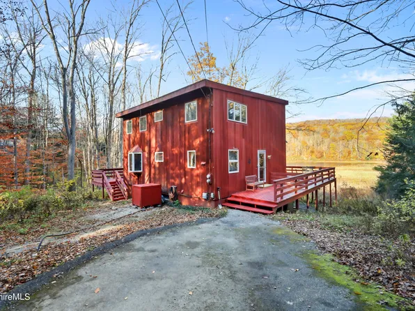 180 Beaver Dam Rd, Lee, MA 01238