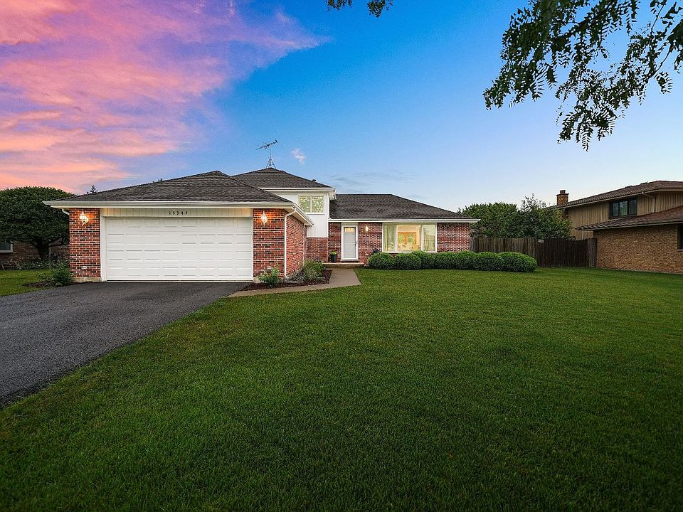 1st image of 15347 Stradford Ln