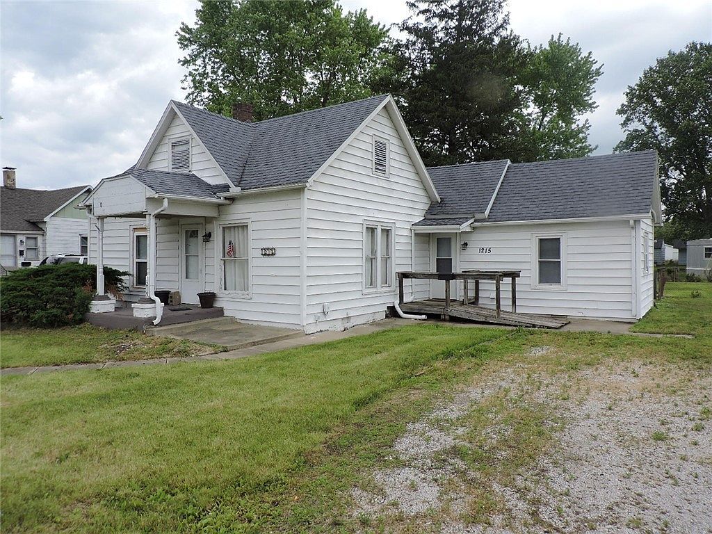 1215 S State St, Westville, IL 61883 | Zillow