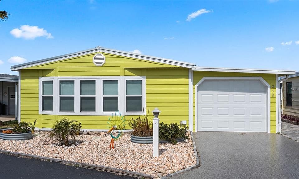 1st image of 250 SEABREEZE DRIVE