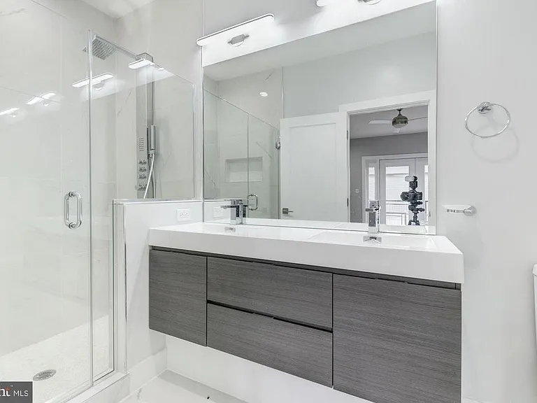 549 Park Rd NW #1 — Photo 9